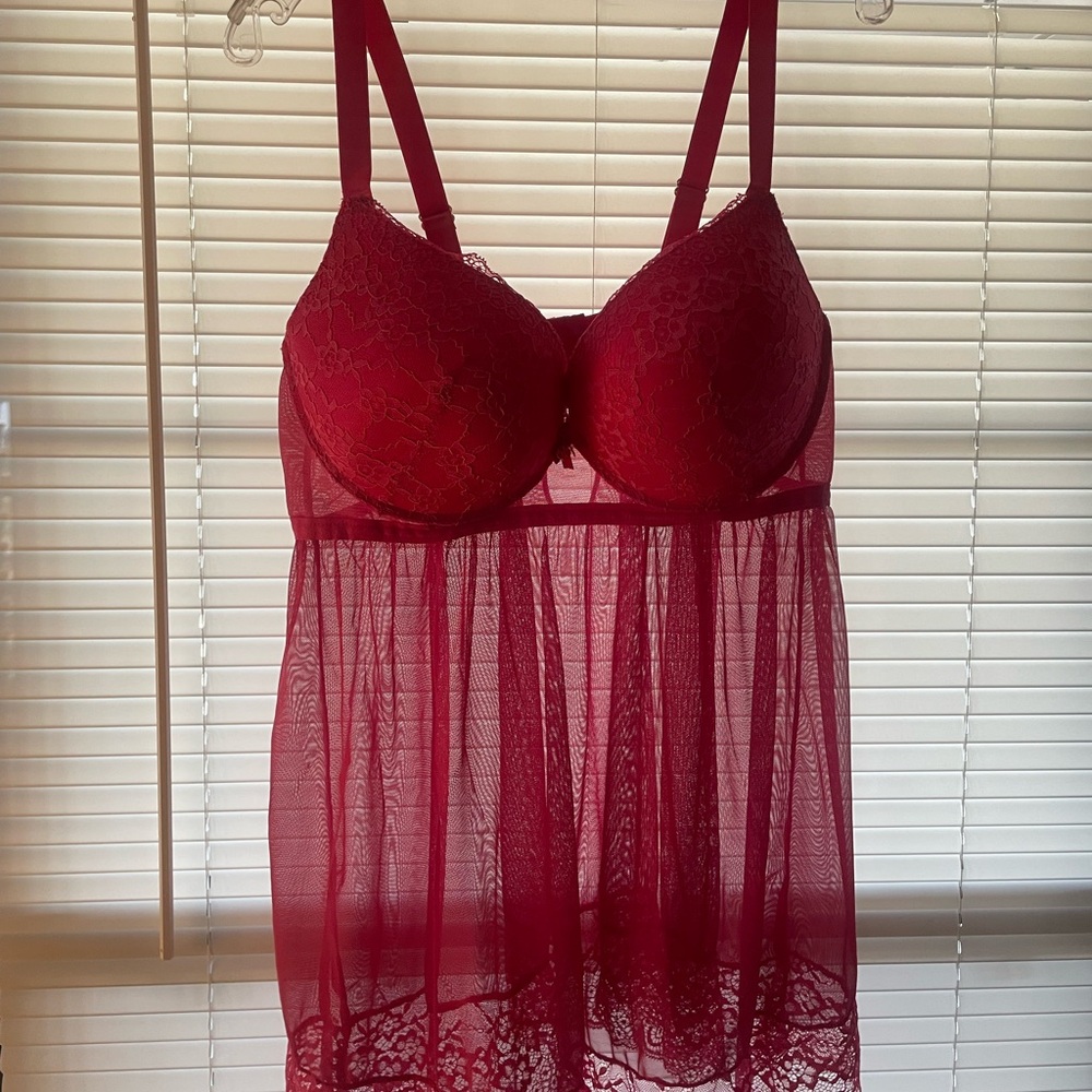 Daisy Fuentes Red Lace Chemise